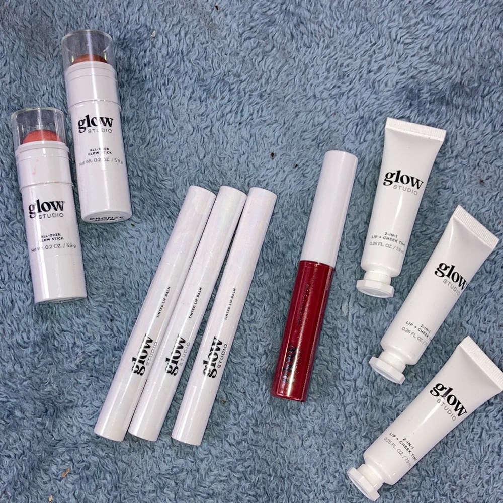 $60 Makeup Bundle from Express $180 Value GLOW STUDIO